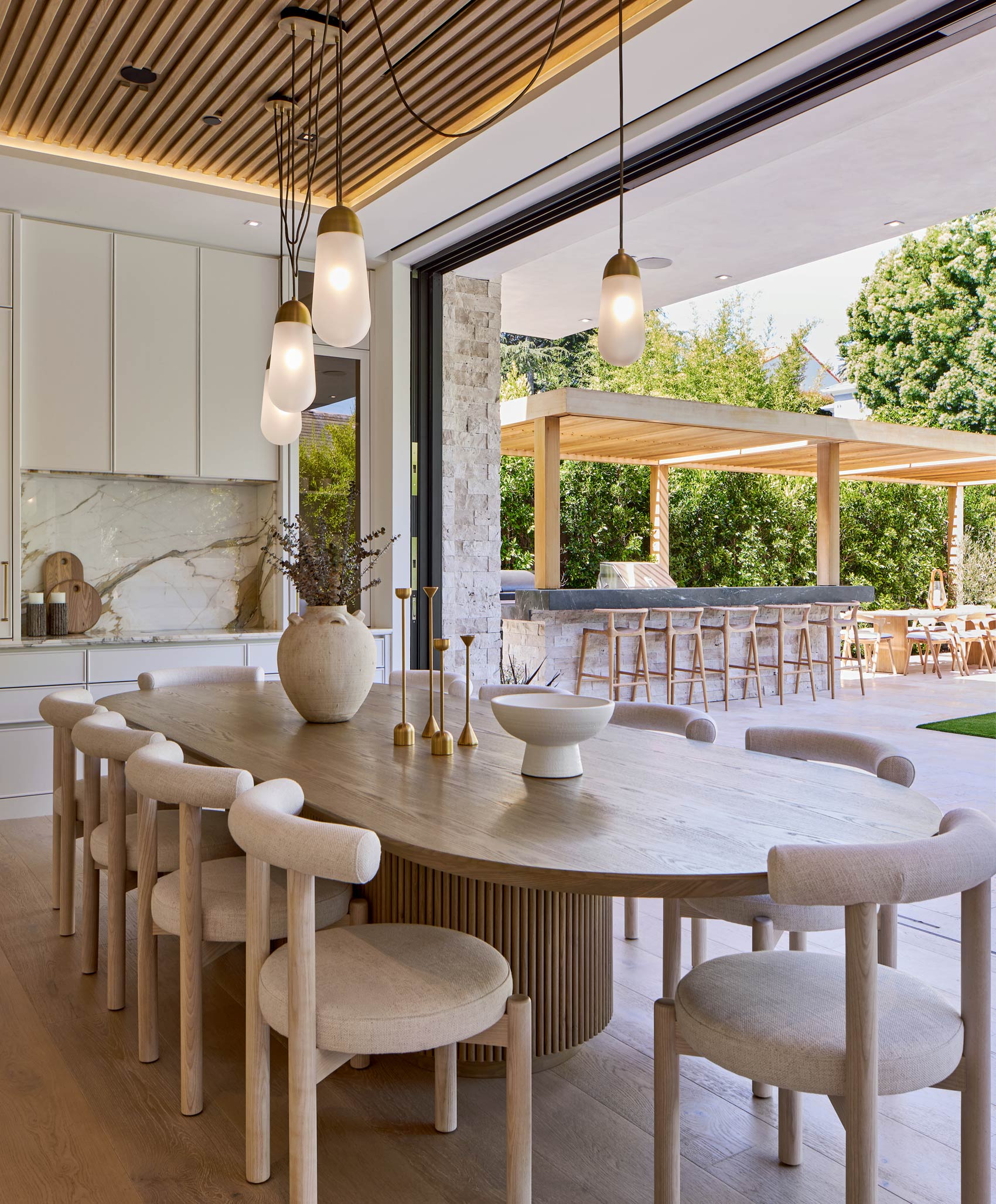 IR_WARNER_DINING_TABLE_VIGNETTE_0703